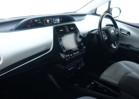 Toyota Prius 1.8 VVT 8.8kWh Business Edition Plus Hatchback 5dr Petrol Plug-in Hybrid CV 47