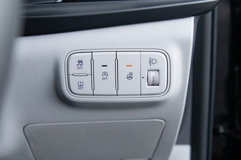 Hyundai BAYON T-GDI ULTIMATE DCT MHEV 16