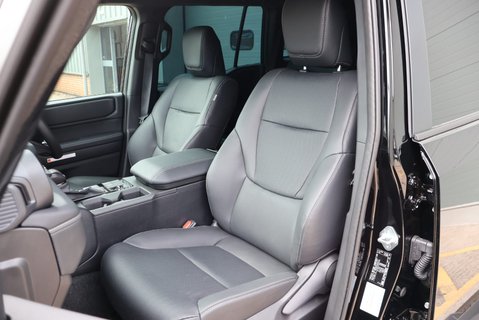 Toyota Land Cruiser COMMERCIAL WITH  REAR SEATS AND PRIVACY  19