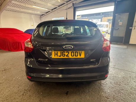 Ford Focus 1.0T EcoBoost Zetec Hatchback 5dr Petrol Manual Euro 5 (s/s) (100 ps) 8