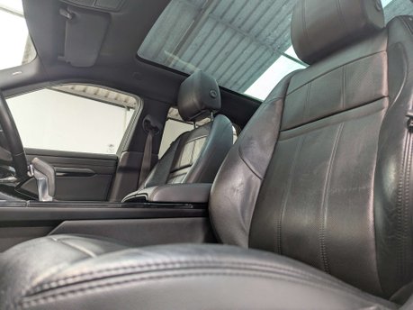 Land Rover Range Rover Evoque 2.0 Range Rover Evoque R-Dynamic S D Auto 4WD 5dr 42