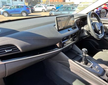 Nissan Qashqai 1.3 Qashqai N-Connecta DiG-T MHEV 5dr 17