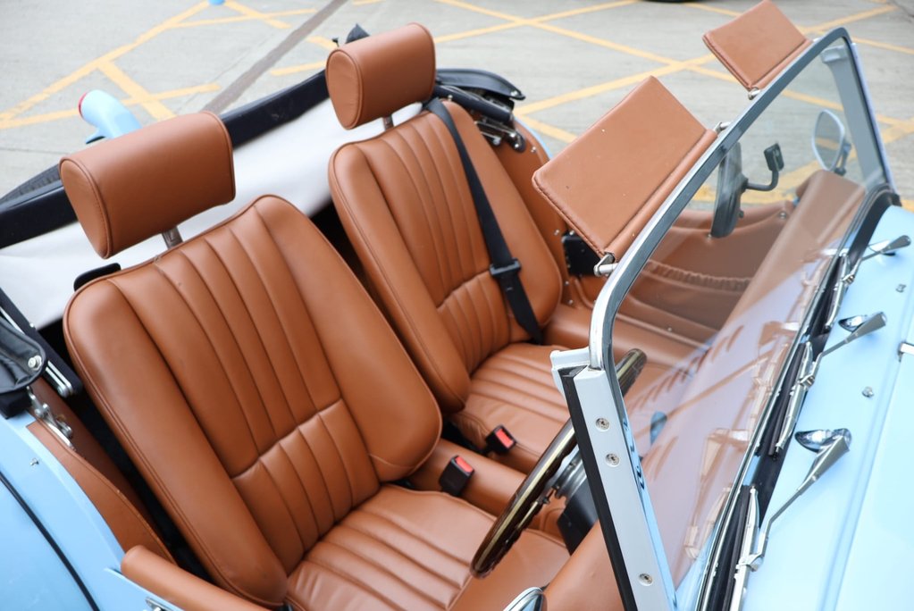 Morgan 4/4 4300 miles from new stored in a heated garage  STUNNING COLOUR COMBO 28