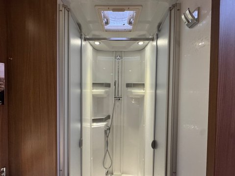 Burstner Ixeo IT 680 G 34