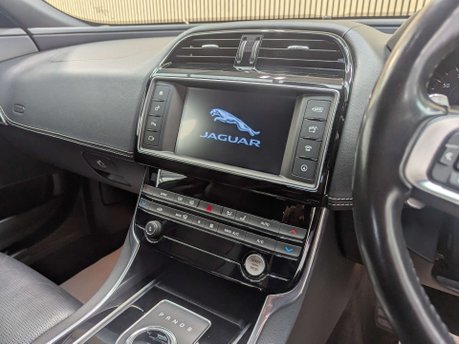 Jaguar XE 2.0 XE R-Sport i Auto 4dr 54