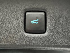 Ford Kuga 2.5 Duratec 14.4kWh ST-Line X Edition CVT Euro 6 (s/s) 5dr 28