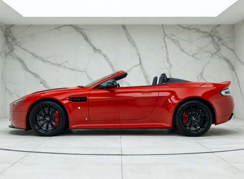 Aston Martin V12 Vantage S Roadster 3