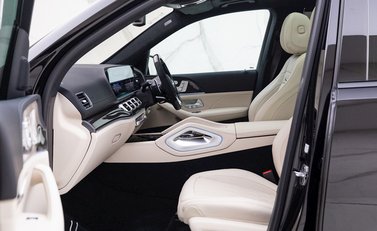 Mercedes-Benz GLS 63 Night Edition Executive 18