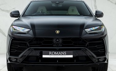 Lamborghini Urus 4