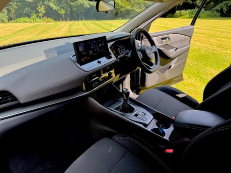 Nissan Qashqai DIG-T ACENTA PREMIUM 14