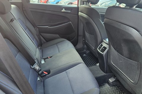 Hyundai TUCSON GDI SE BLUE DRIVE LOOK! 37000 MILES! 1 PREVIOUS OWNER! 8 SERVICE STAMPS 12