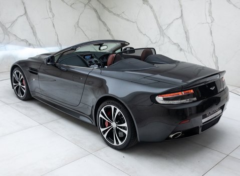 Aston Martin V12 Vantage ROADSTER 15