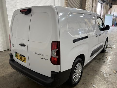 Toyota Proace City L2 ICON 5