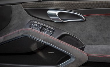 Porsche 911 (991.2) Carrera 4 GTS 21