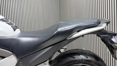 Honda VFR 2011 ONLY 22K NEW MOT SERVICED TOP BOX TOURER 800CC 25