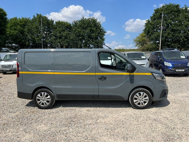 Renault Trafic AUTO SWB L1 Sl28 Sport Edc Dci Air Con Alloys Sensors Cruise EURO 6 5