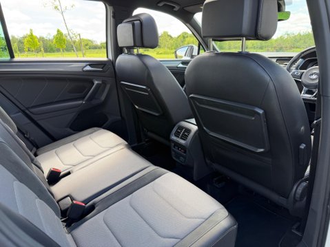 Volkswagen Tiguan 2.0 TDI R-Line Euro 6 (s/s) 5dr 40