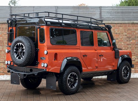 Land Rover Defender 110 Adventure Edition 7