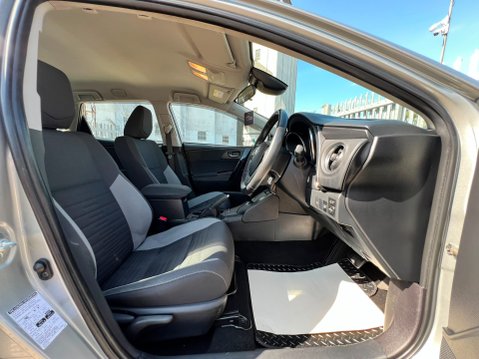 Toyota Auris VVT-I ICON TECH TOURING SPORTS 29