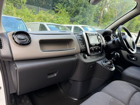 Renault Trafic 1.6 dCi ENERGY 27 Sport Nav Panel Van 5dr Diesel Manual SWB Standard Roof E 37