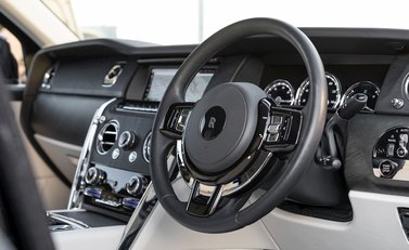 Rolls-Royce Cullinan 11