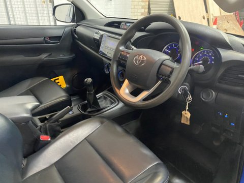 Toyota Hilux ACTIVE 4WD D-4D ECB 10