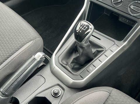 Volkswagen Polo LIFE TSI 28