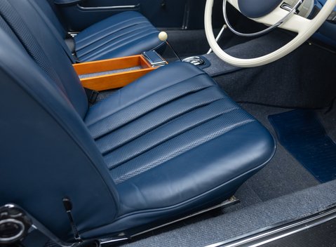 Mercedes-Benz 280 SL W113 Pagoda 19