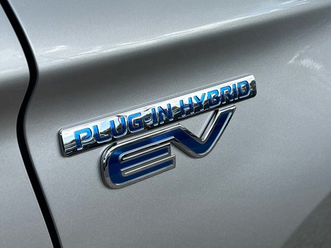 Mitsubishi Outlander PHEV 4H 17