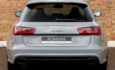 Audi RS6 Avant Performance 5