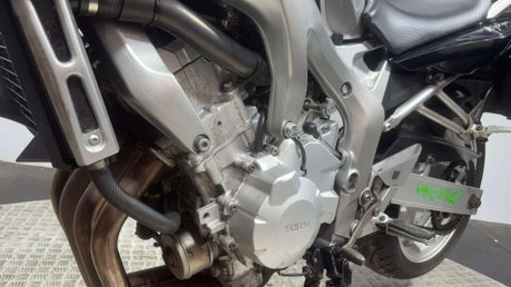 Yamaha FZ 600 2004 31K MOT RECENTLY SERVICED 600CC FULL LUGGAGE 8