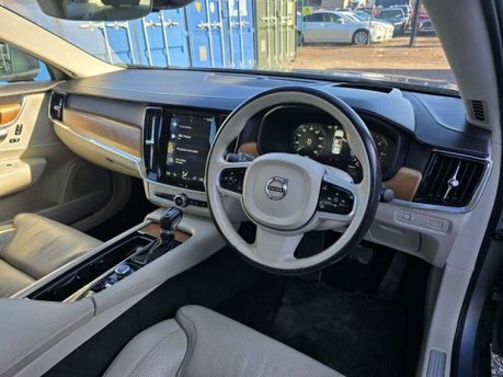 Volvo S90 2.0 D4 Inscription Pro Saloon 4dr Diesel Auto Euro 6 (s/s) (190 ps) 17