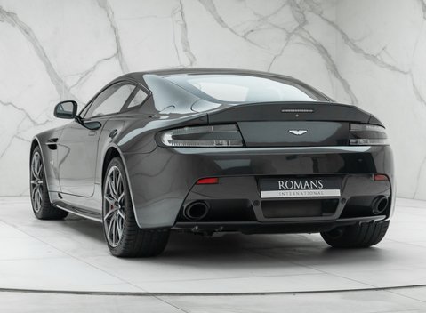 Aston Martin V12 Vantage S 10