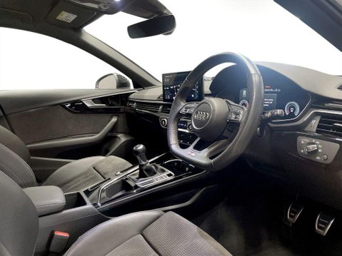 Audi A4 2.0 TFSI 35 Black Edition Estate 5dr Petrol Manual Euro 6 (s/s) (150 ps) C 12