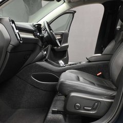 Volvo XC40 2.0 XC40 Inscription Pro B4 MHEV Auto 5dr 1
