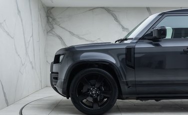 Land Rover Defender 110 V8 P525 38