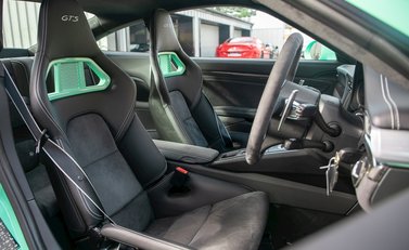 Porsche 911 (991) Carrera GTS 12