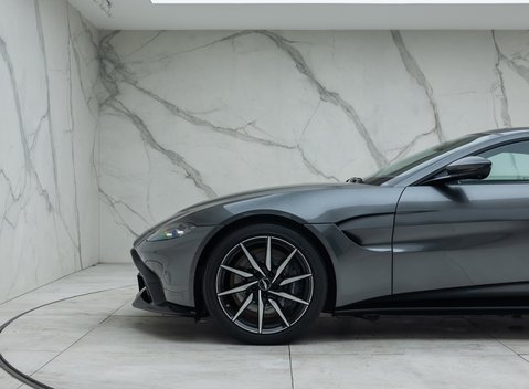 Aston Martin V8 Vantage 27