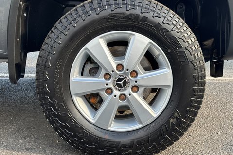 Mercedes-Benz Sprinter 319 Cdi 7g-Tronic L2 H1 4x4 Panel Van - Air Con / Sat Nav / Rear Camera 38