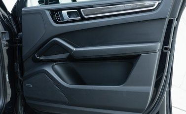 Porsche Cayenne GTS Coupé 22