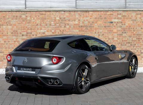 Ferrari FF 7