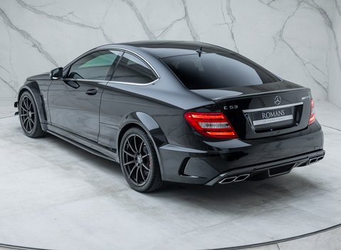 Mercedes-Benz C63 AMG BLACK SERIES 12