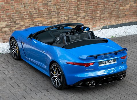 Jaguar F-Type SVR Convertible 9