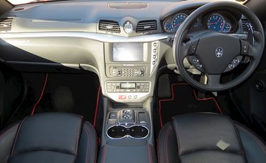 Maserati Granturismo S 13