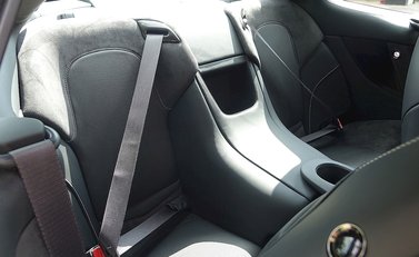 Aston Martin Vanquish 18