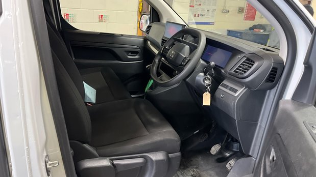 Vauxhall Vivaro SWB L1H1 Low Roof Prime 2900 Air Con Sensors EURO 6 9