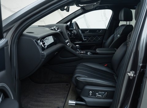 Bentley Bentayga V8 First Edition 21