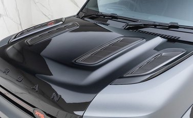 Land Rover Defender 110 V8 P525 URBAN XRS 38