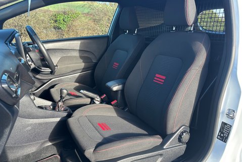 Ford Fiesta Sport 125 ps Ecoboost MHEV - Upgraded Sports Wheels 3