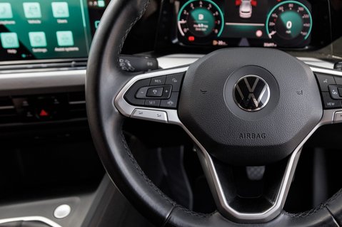 Volkswagen Golf LIFE TSI 18